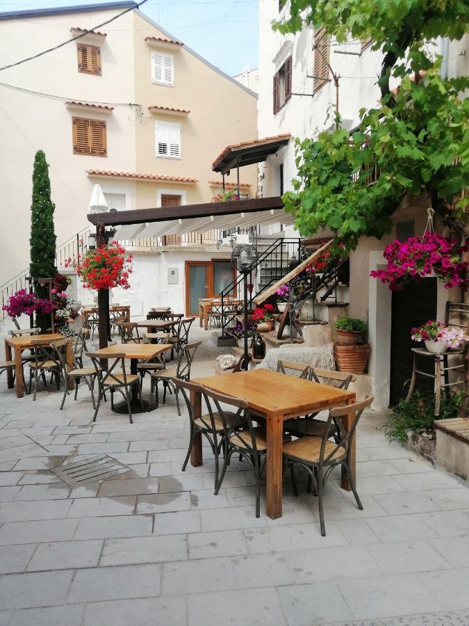 Anchor Baska Apartment Exterior photo
